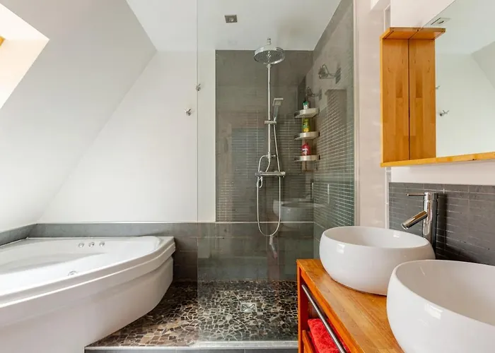Superbe Duplex Prox Centre-ville Beautiful Duplex Close To Center *